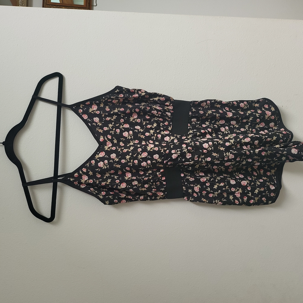 Black Floral Romper! NWT!